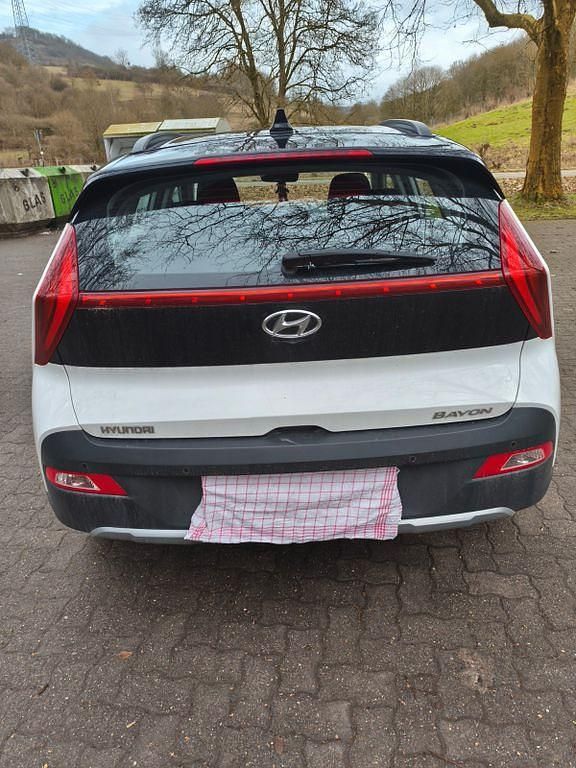 Gebraucht Hyundai Bayon Prime 101 PS (74 kW) 2021 Weiß SUV