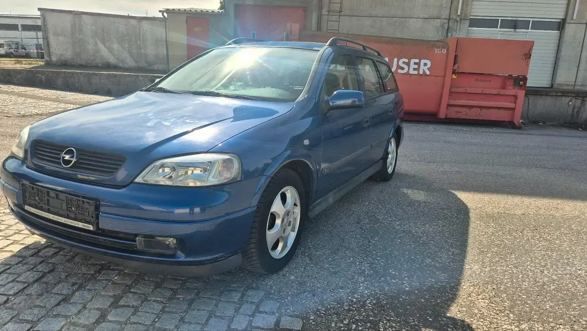 Gebraucht Opel Astra 84 PS (61 kW) 2002 Blau Kombi