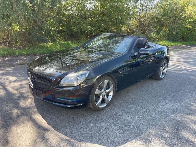 Gebraucht Mercedes SLK350 306 PS (225 kW) 2012 Schwarz Cabrio