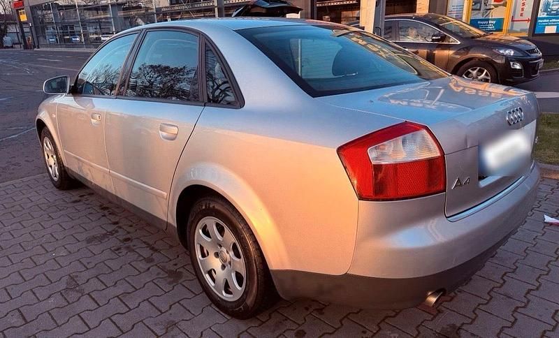Używany Audi A4 2003 Srebrny Sedan/Limuzyna
