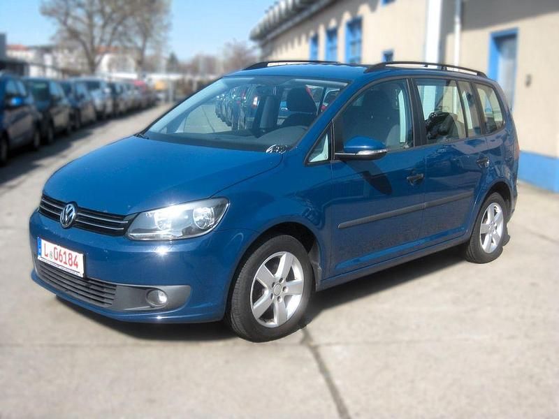 Gebraucht VW Touran Trendline 105 PS (77 kW) 2012 Blau Van / Kleinbus