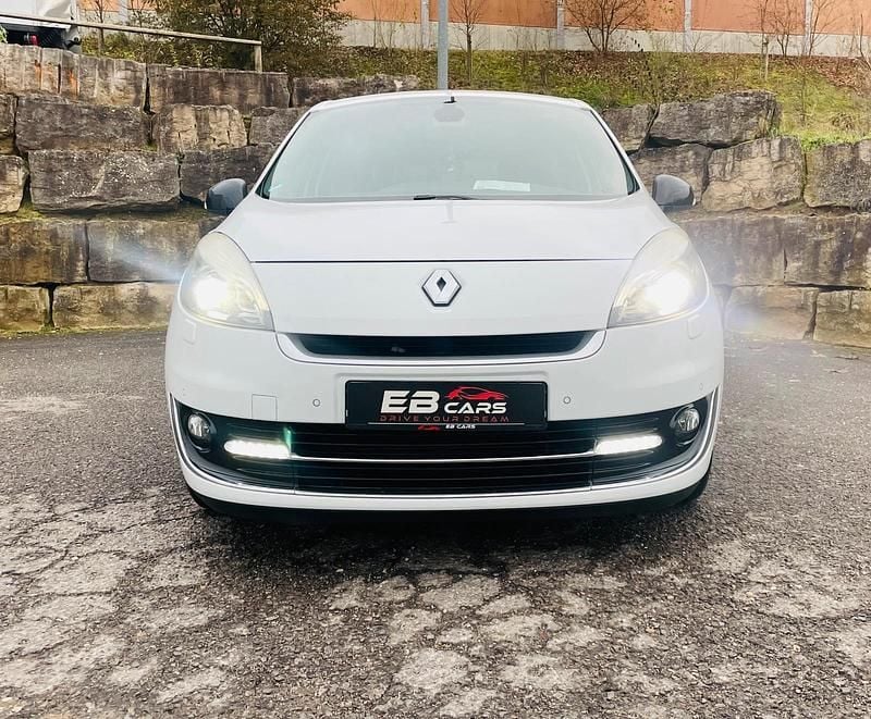 Weiß Gebraucht 2012 Renault Scénic Bose Edition Van / Kleinbus | 5.990 € (Fairer Preis) - Bild 1/4