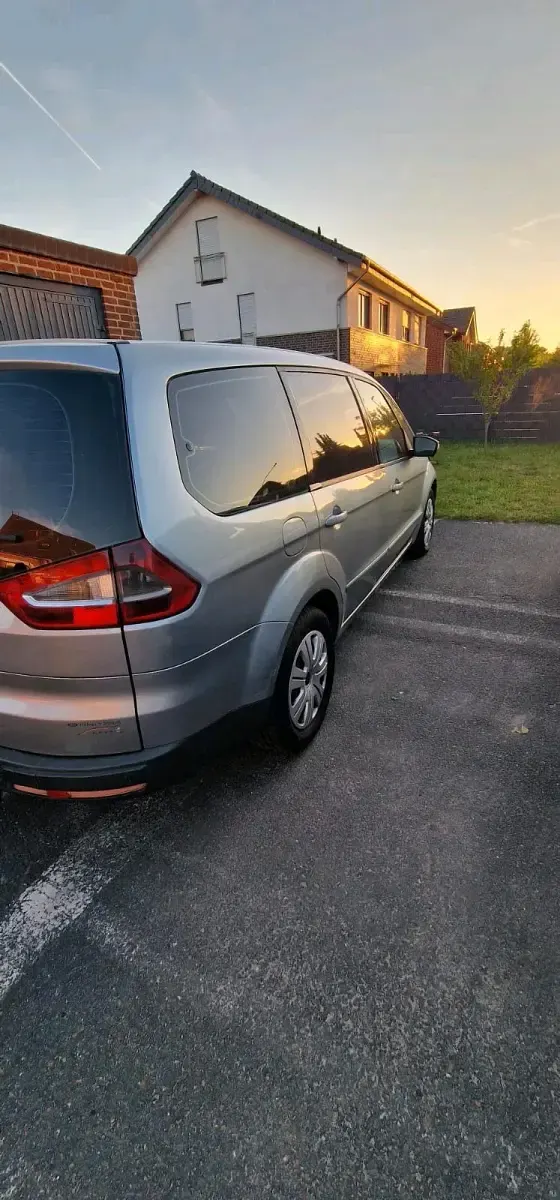 Gebraucht Ford Galaxy 194 PS (142 kW) 2007 Silber Van / Kleinbus
