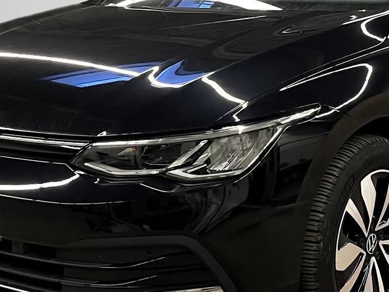 Gebraucht VW Golf VIII Move 131 PS (96 kW) 2024 (deep black perleffekt) Kombi