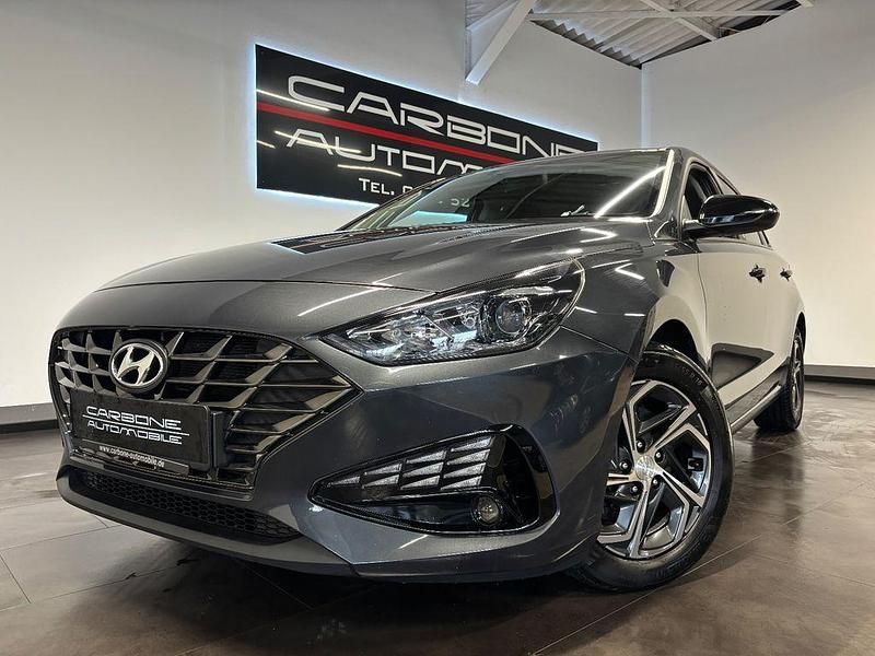 Grau Gebraucht 2021 Hyundai i30 Edition 30 Limousine | 16.490 € (Etwas zu teuer) - Bild 1/4