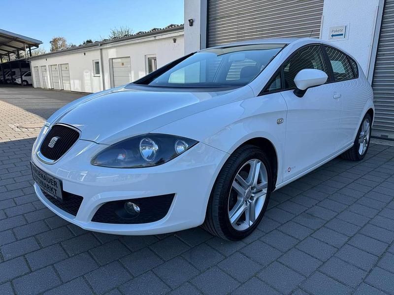 Usata Seat Leon Copa 90 CV (66 kW) 2011 Bianco Utilitaria