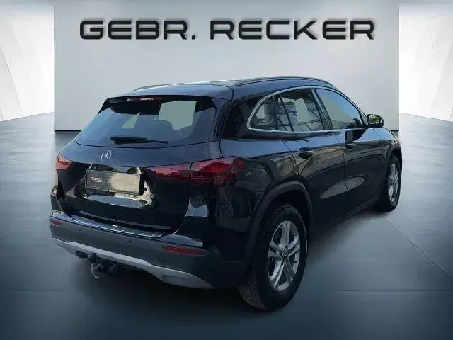 Gebraucht Mercedes GLA200 Advanced 163 PS (119 kW) 2024 Unilack nachtschwarz SUV