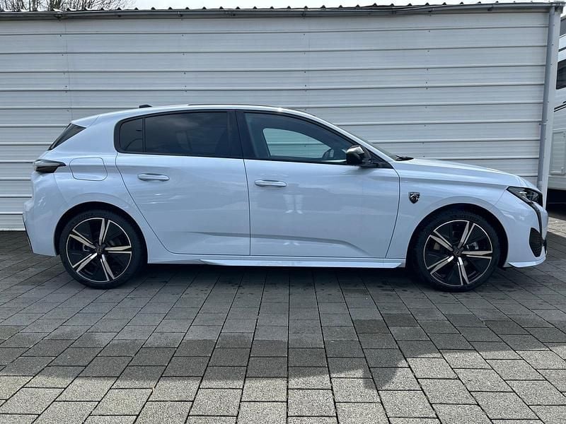 Neu Peugeot 308 GT 145 PS (106 kW) 2025 Okenite weiß Limousine