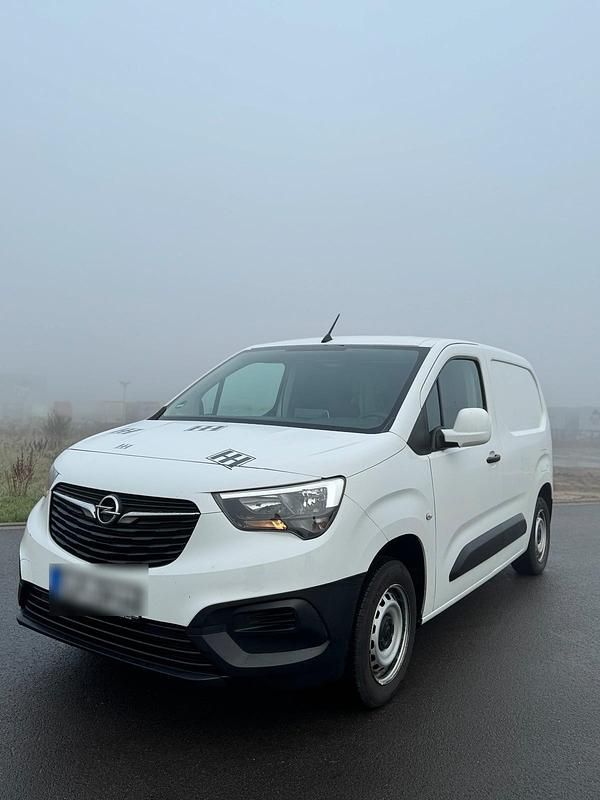 Weiß Gebraucht 2022 Opel Combo Van / Kleinbus | 9.999 € (Superpreis) - Bild 1/4