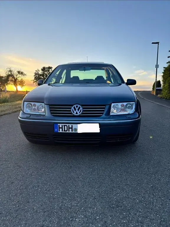 Gebraucht VW Bora Pacific 105 PS (77 kW) 2003 Blau Limousine
