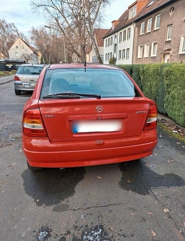 Gebraucht Opel Astra Comfort 75 PS (55 kW) 1998 Rot Limousine