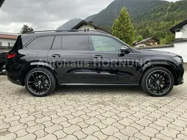 Gebraucht Mercedes GLS450 AMG 360 PS (264 kW) 2026 Schwarz SUV