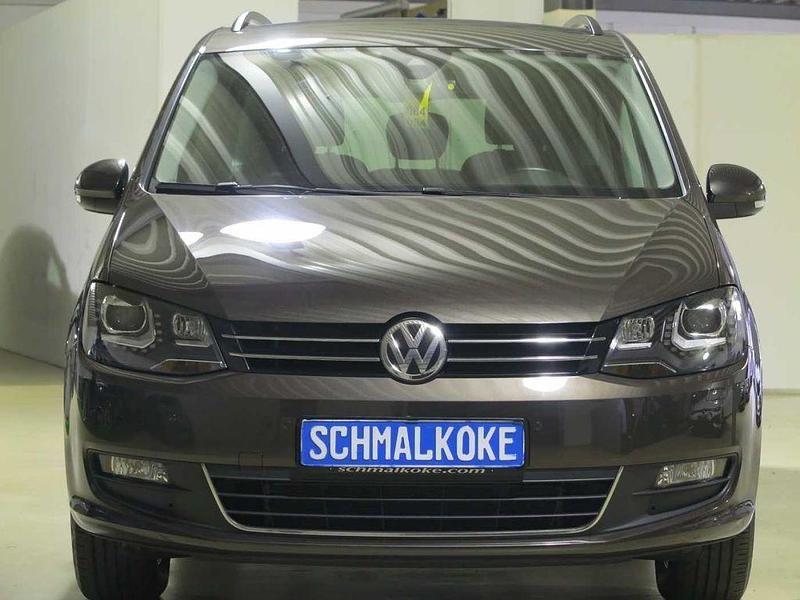 Black oak brown Gebraucht 2021 VW Sharan Comfortline Van / Kleinbus | 26.950 € (Fairer Preis) - Bild 1/4