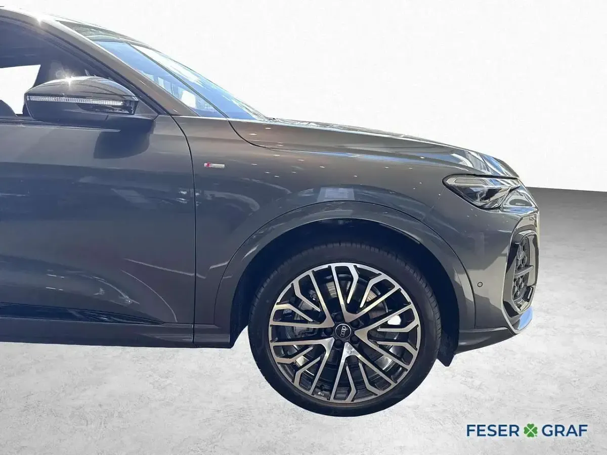 Gebraucht Audi Q5 Ambiente 204 PS (150 kW) 2025 Daytonagrau perleffekt SUV