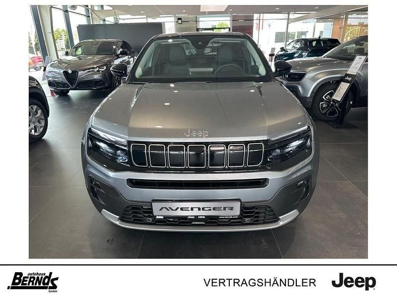 Granit grey metallic / dach schwarz Neu 2025 Jeep Avenger Summit SUV | 30.885 € (Etwas zu teuer) - Bild 1/4