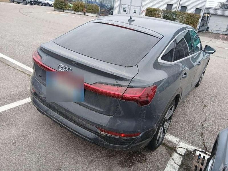 Gebraucht Audi e-tron Sportback Performance 300 kW (408 PS) 2023 Magnetgrau SUV