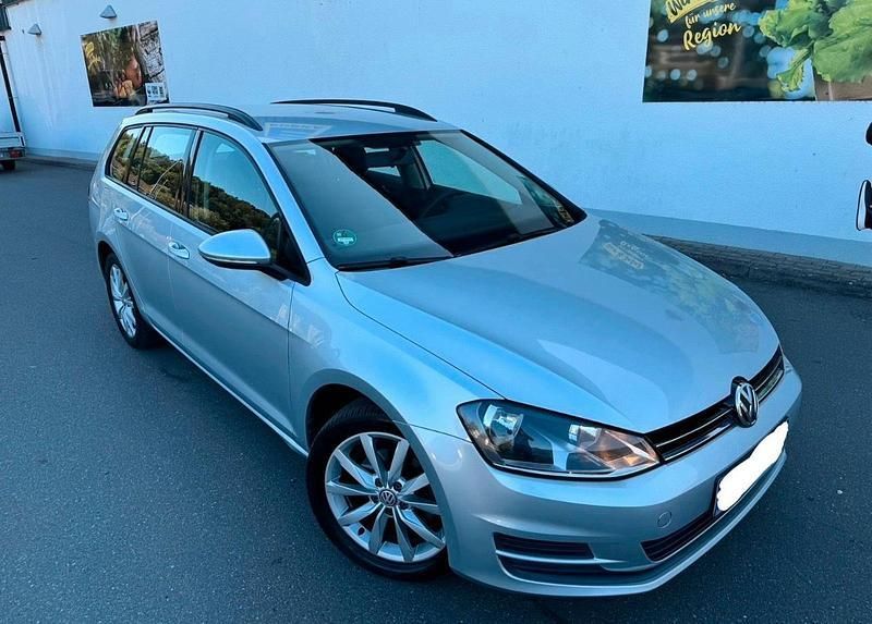 Silber Gebraucht 2015 VW Golf VII Kombi | 8.100 € (Guter Preis) - Bild 1/4