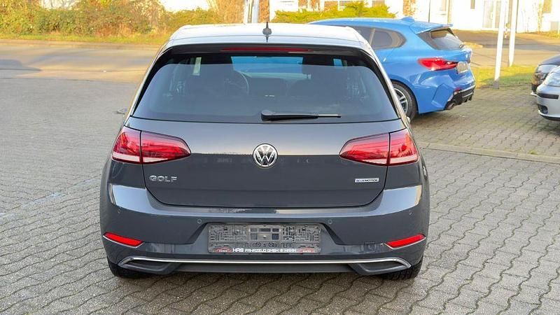 Gebraucht VW Golf VII Join 131 PS (96 kW) 2018 Grau Limousine