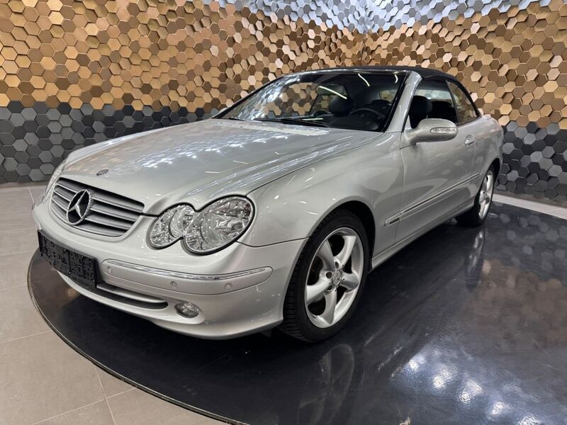 Brillantsilber metalliclack Gebraucht 2003 Mercedes CLK320 Cabrio | 7.948 € (Fairer Preis) - Bild 1/4