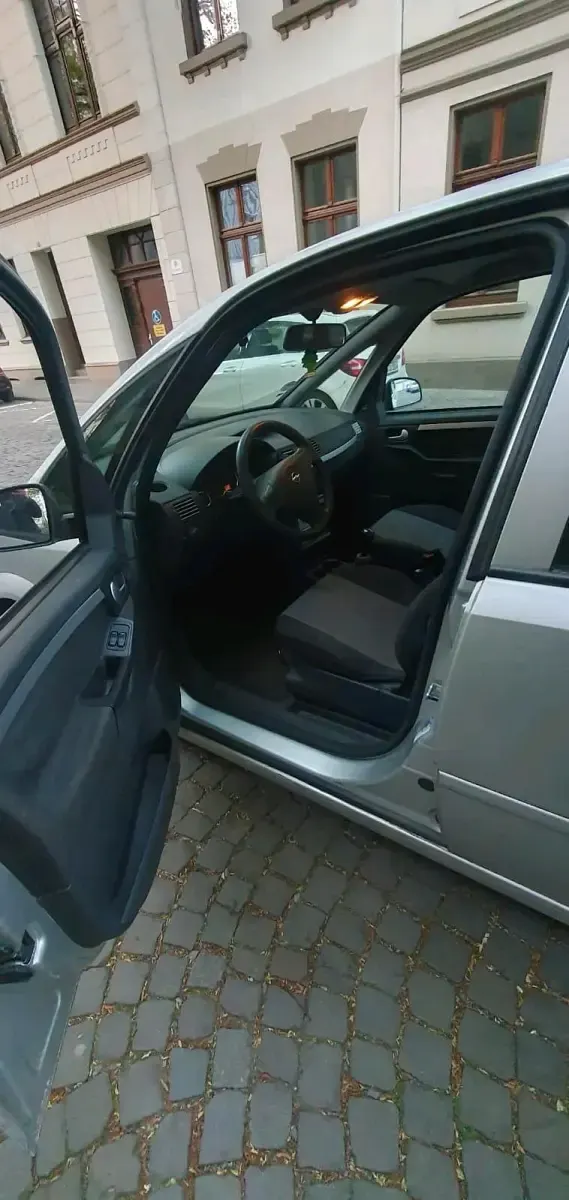 Używany Opel Meriva 100 KM (73 kW) 2005 Srebrny Minivan