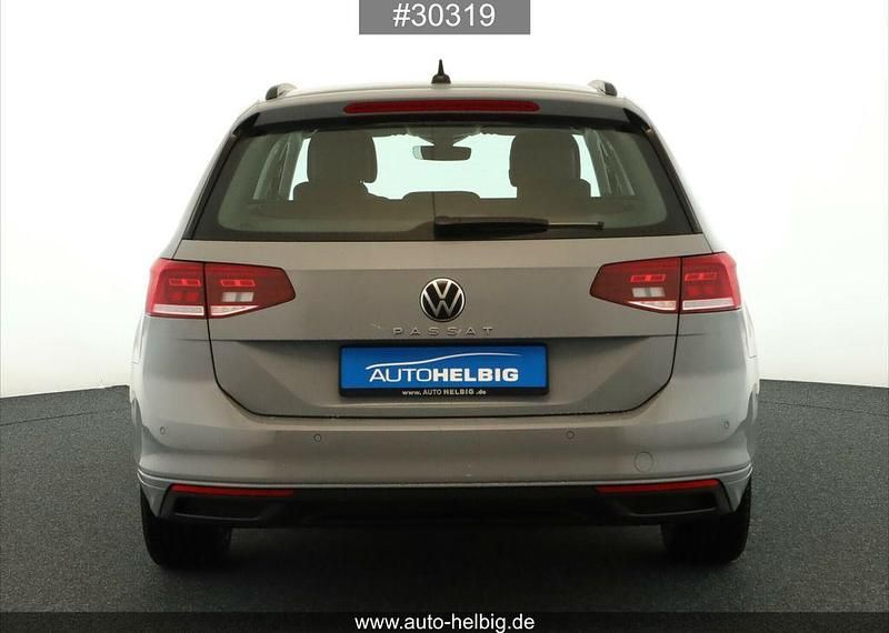 Gebraucht VW Passat Business 150 PS (110 kW) 2023 Mondsteingrau Kombi