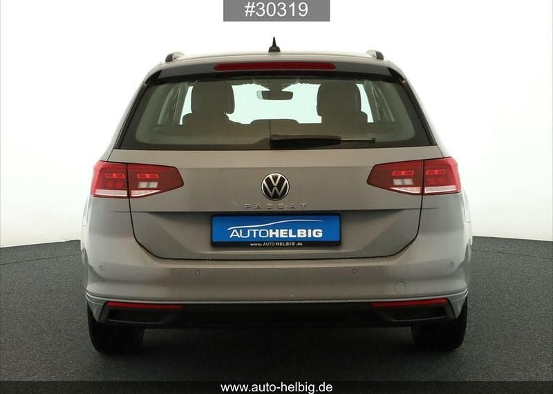 Gebraucht VW Passat Business 150 PS (110 kW) 2023 Mondsteingrau Kombi