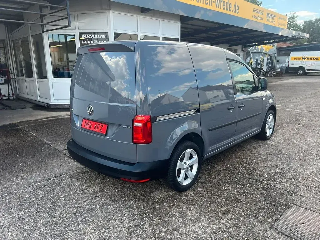 Gebraucht VW Caddy 75 PS (55 kW) 2019 Grau Van / Kleinbus