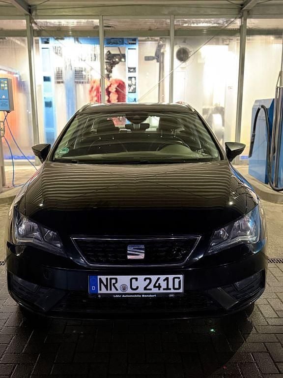 Schwarz Gebraucht 2018 Seat Leon ST FR Kombi | 9.999 € (Superpreis) - Bild 1/4