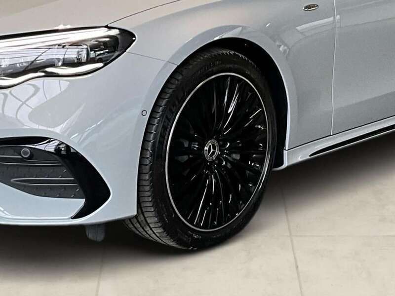 Gebraucht Mercedes E300 AMG line 313 PS (230 kW) 2025 Manufaktur lack manufaktur alp Kombi