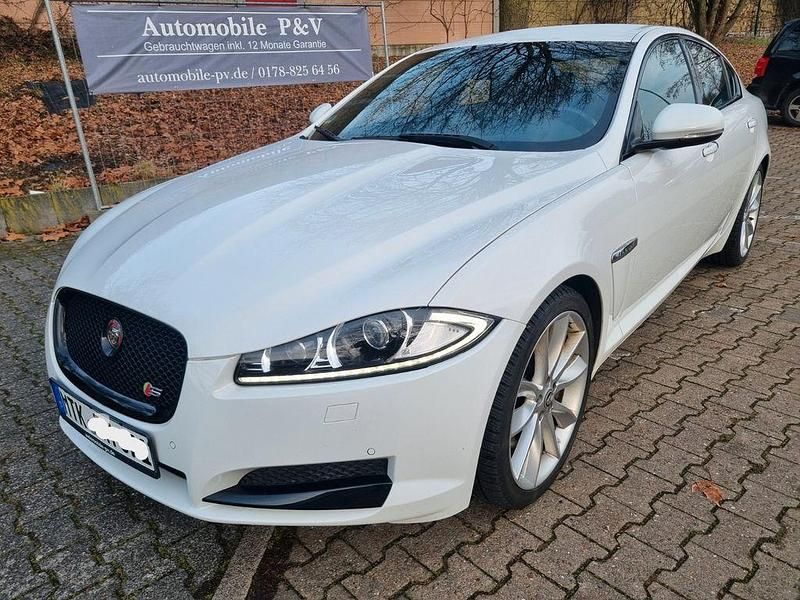 Gebraucht Jaguar XF 275 PS (202 kW) 2015 Polaris white Limousine