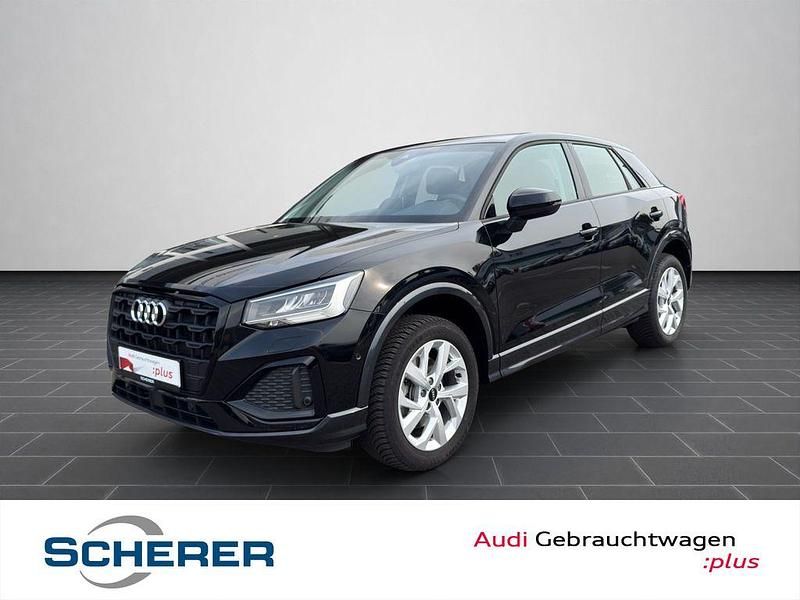 Mythosschwarz metallic (metallic) Gebraucht 2024 Audi Q2 Ambiente SUV | 32.390 € (Fairer Preis) - Bild 1/4