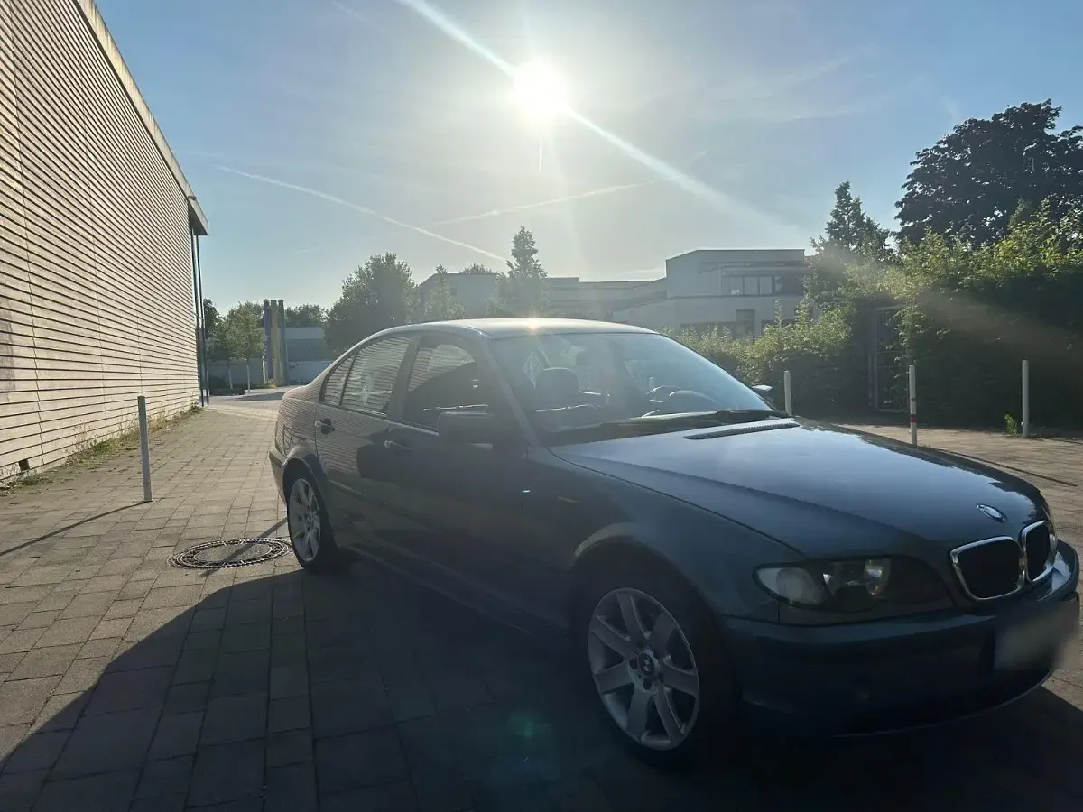 Gebraucht BMW 318 143 PS (105 kW) 2002 Blau Limousine