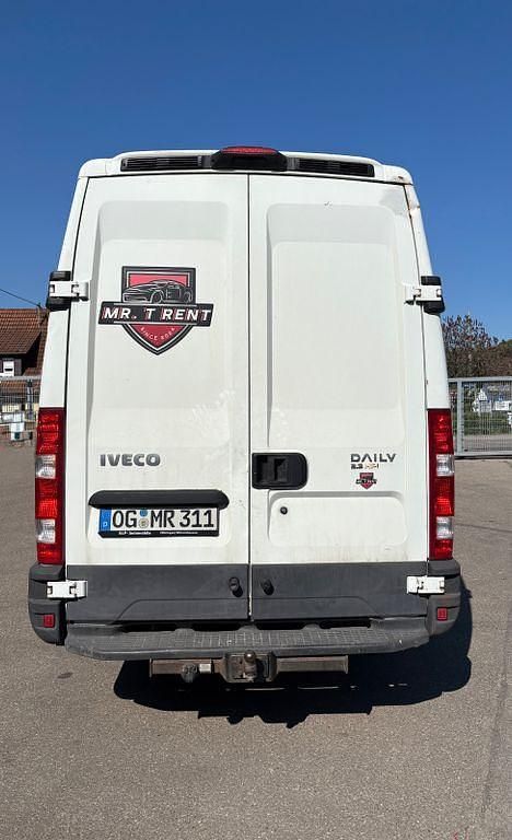 Second-hand Iveco Daily 116 CP (85 kW) 2009 Alb Berlinǎ