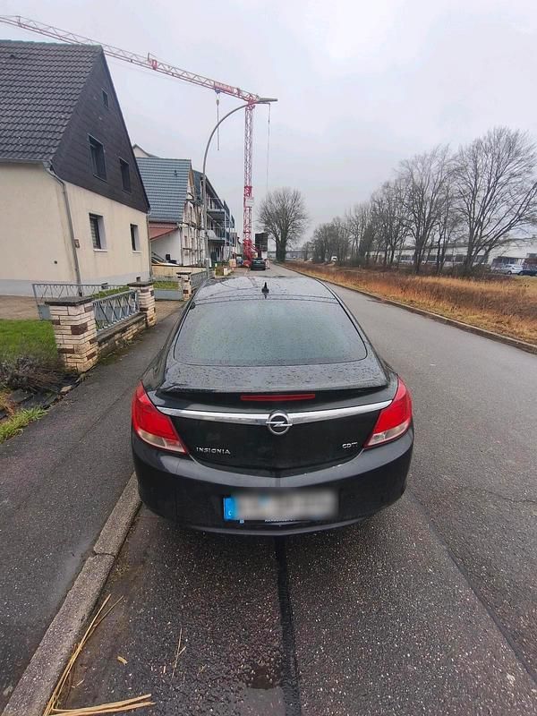 Gebraucht Opel Insignia 160 PS (117 kW) 2009 Schwarz Limousine