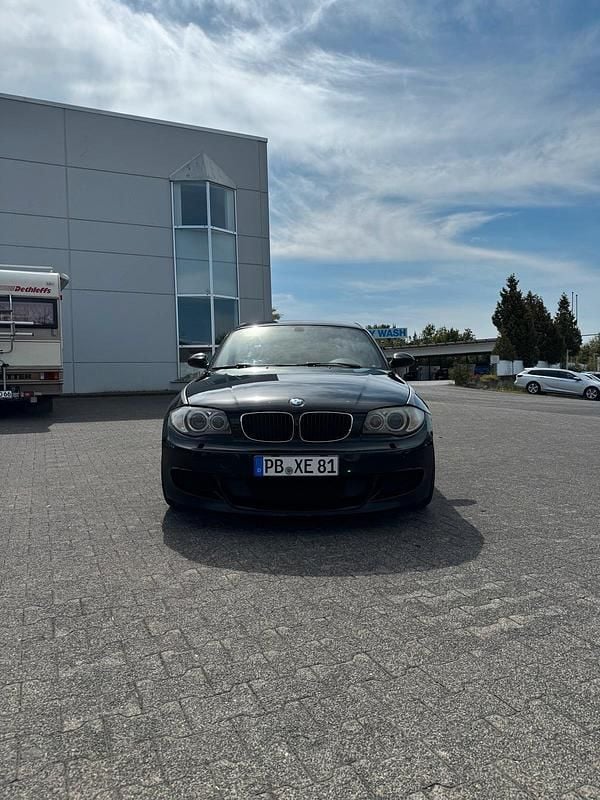 Schwarz Gebraucht 2009 BMW 120 Coupé Coupé | 5.800 € (Fairer Preis) - Bild 1/4