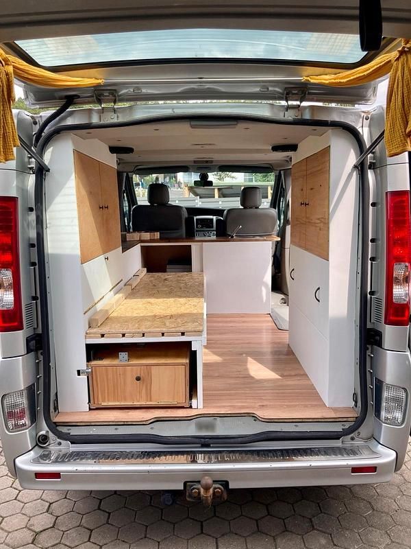 Gebraucht Renault Trafic 145 PS (106 kW) 2008 Silber Van / Kleinbus