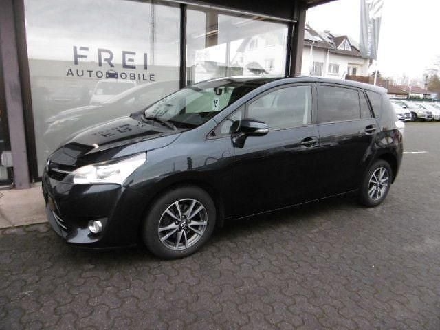 Gebraucht Toyota Verso Life 147 PS (108 kW) 2013 Grau Van / Kleinbus