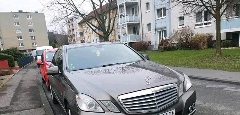 Second-hand Mercedes E300 232 CP (170 kW) 2011 Gri Berlinǎ