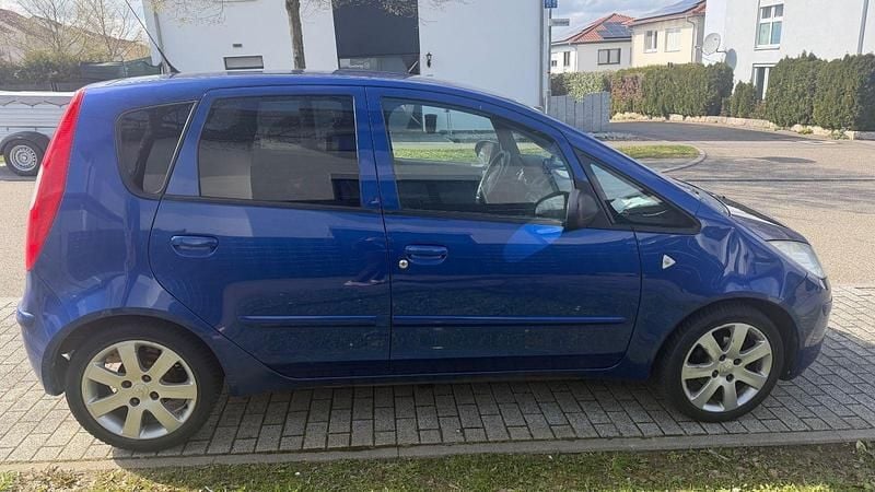 Gebraucht Mitsubishi Colt Invite 95 PS (69 kW) 2006 Blau Kleinwagen