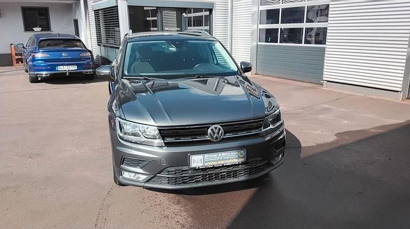 Gebraucht VW Tiguan Sound 150 PS (110 kW) 2017 Grau SUV