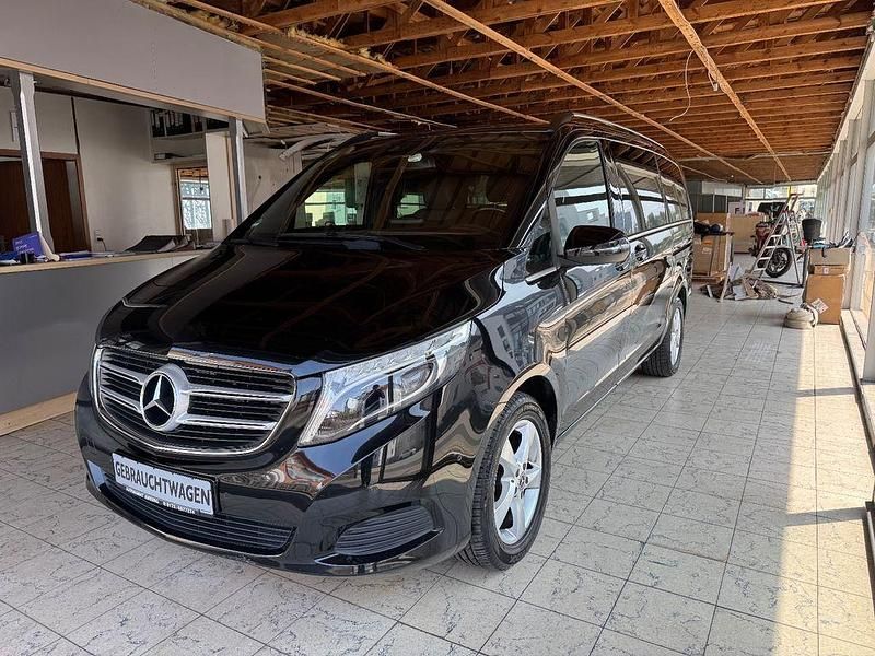 Schwarz Gebraucht 2018 Mercedes V250 Avantgarde Van / Kleinbus | 31.990 € (Superpreis) - Bild 1/4
