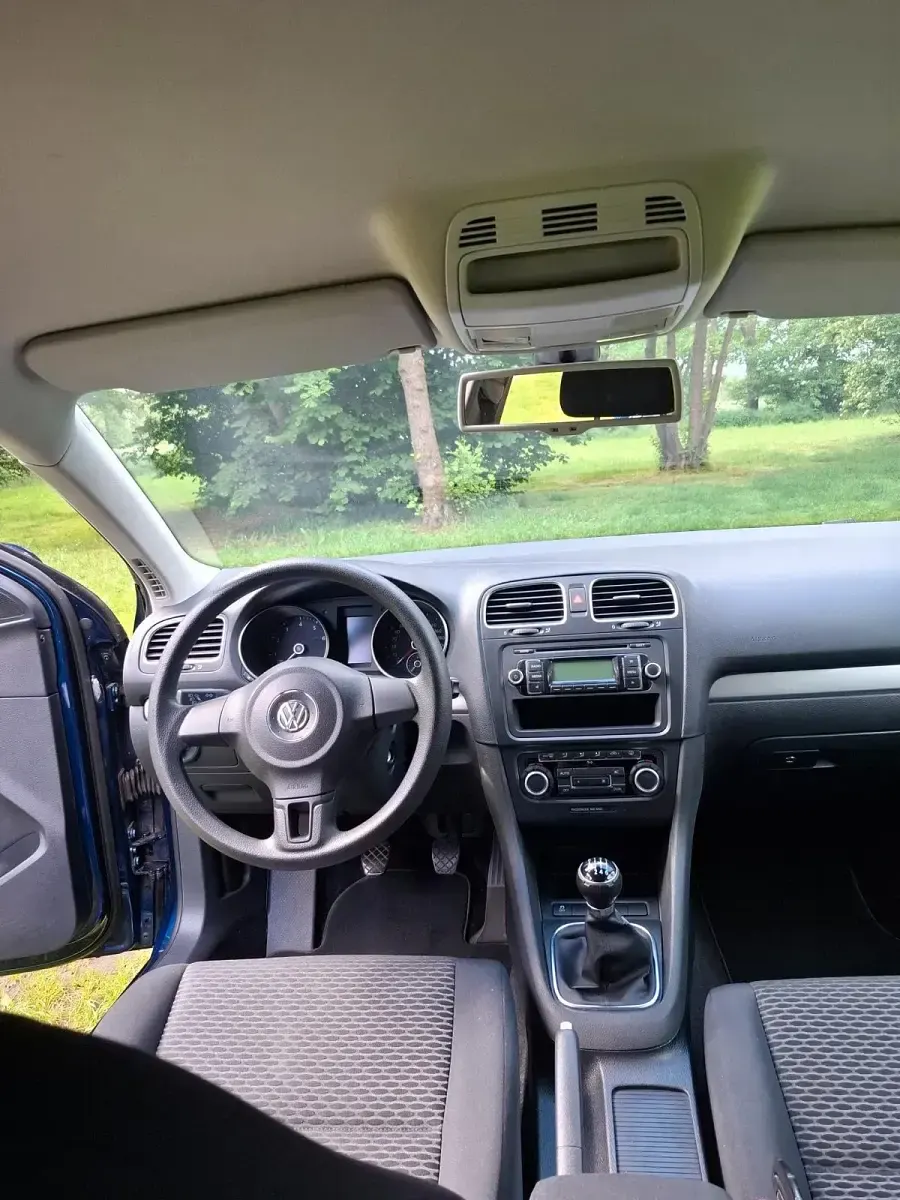 Gebraucht VW Golf VI 105 PS (77 kW) 2011 Blau Kleinwagen