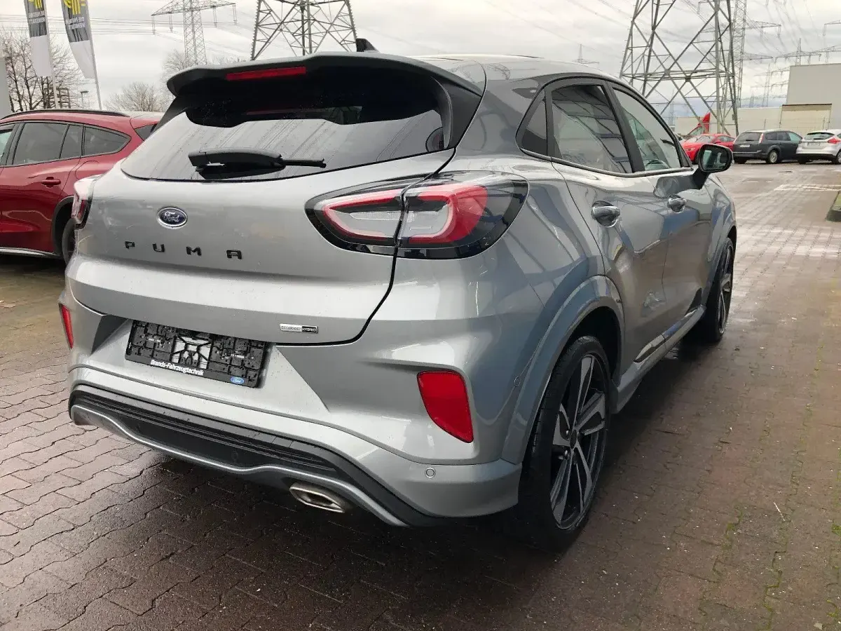 Gebraucht Ford Puma ST-Line X 155 PS (114 kW) 2022 Silber Limousine