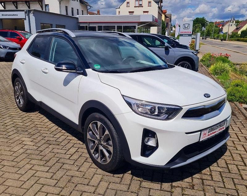Weiß Gebraucht 2020 Kia Stonic DREAM-TEAM Edition SUV | 16.990 € (Fairer Preis) - Bild 1/4