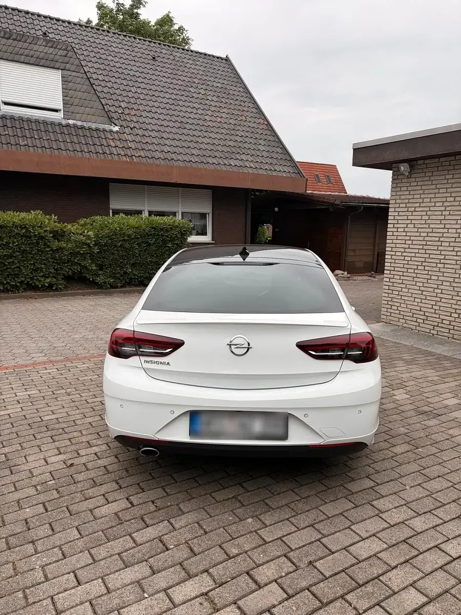 Gebraucht Opel Insignia Business 136 PS (100 kW) 2017 Weiß Limousine