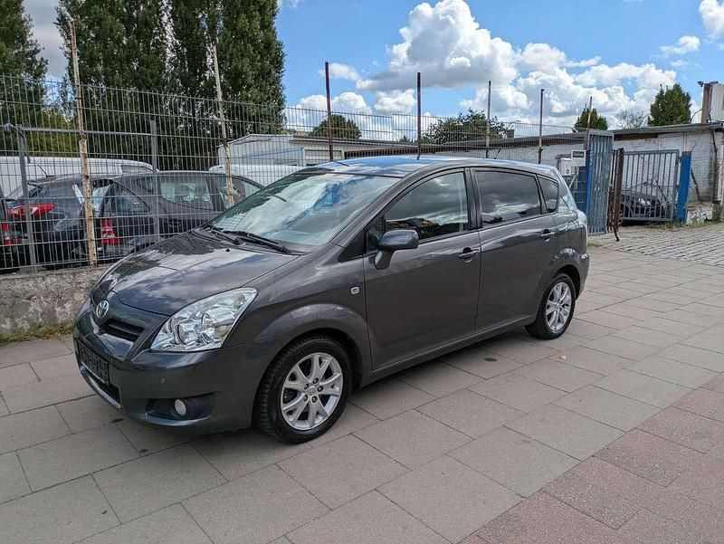 Grau Gebraucht 2008 Toyota Corolla Verso Executive Van / Kleinbus | 3.450 € (Guter Preis) - Bild 1/4