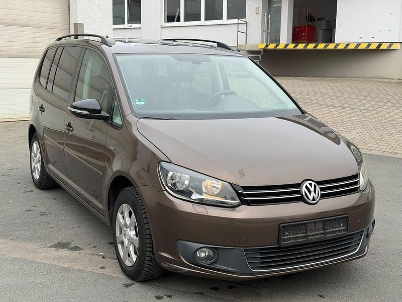 Gebraucht VW Touran Match 105 PS (77 kW) 2012 Braun Van / Kleinbus