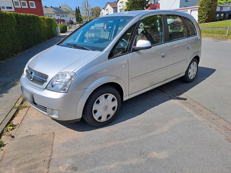 Second-hand Opel Meriva 105 CP (77 kW) 2003 Argintiu Monovolum