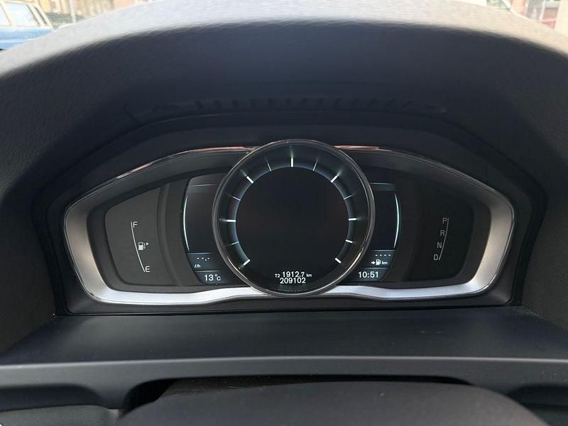 Gebraucht Volvo V60 Momentum 181 PS (133 kW) 2014 Schwarz Kombi