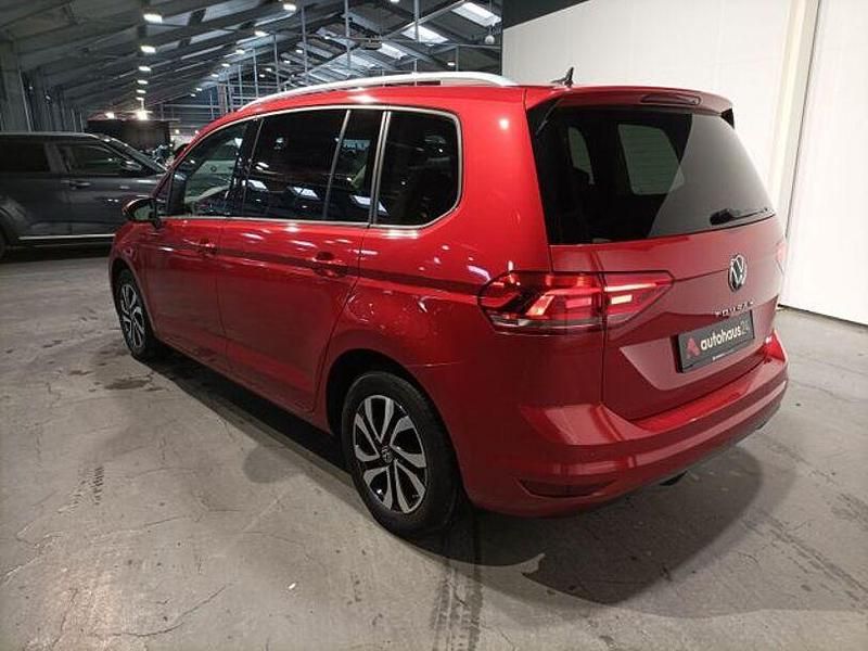 Gebraucht VW Touran Active 150 PS (110 kW) 2021 Rot Van / Kleinbus